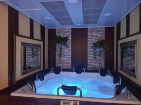 Excellent House (Laureles) Jacuzzi and 6 Rooms
